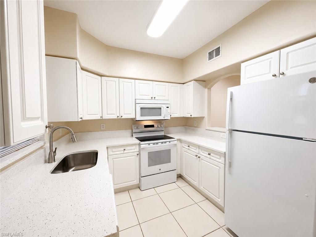 4110 Castilla Cir, Unit 105, Fort Myers, FL 33916 Photo