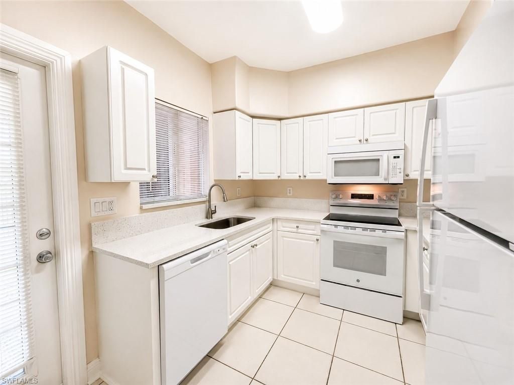 4110 Castilla Cir, Unit 105, Fort Myers, FL 33916 Photo