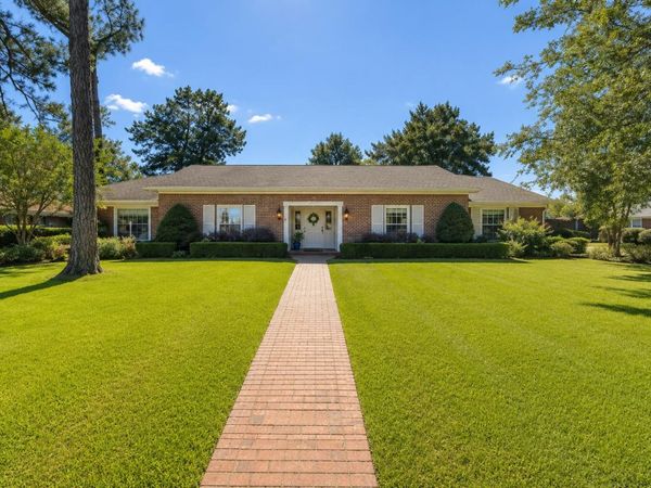 3202 Jamestown Rd., Hattiesburg, MS 39402