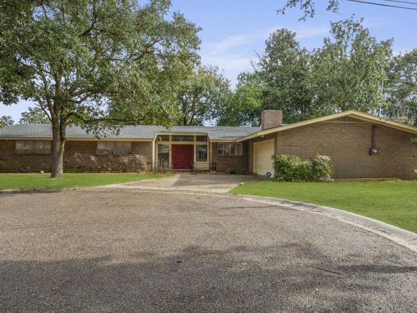 4 Chimney Cross, Long Beach, MS 39560