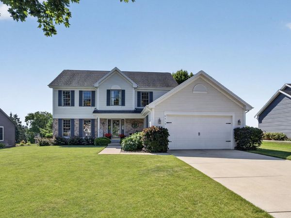 8819 W Whispering Oaks Court, Franklin, WI 53132