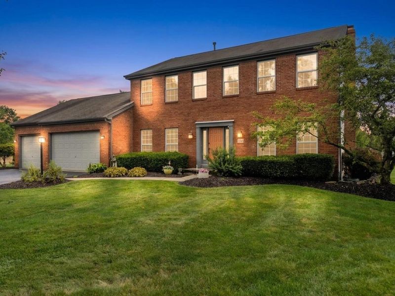 6045 Seton Court, Lewis Center, OH 43035 Photo 2