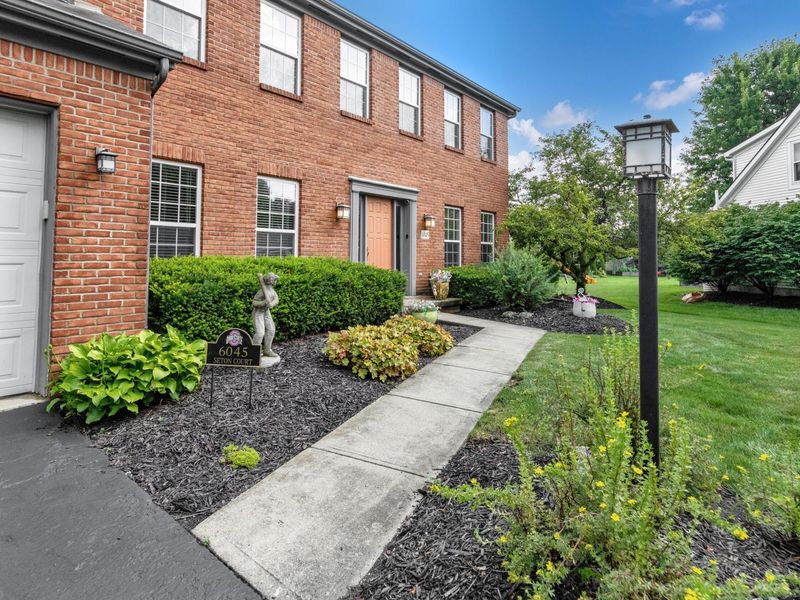 6045 Seton Court, Lewis Center, OH 43035 Photo 3