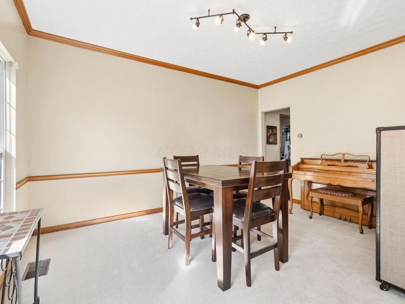 6045 Seton Court, Lewis Center, OH 43035 Photo 8