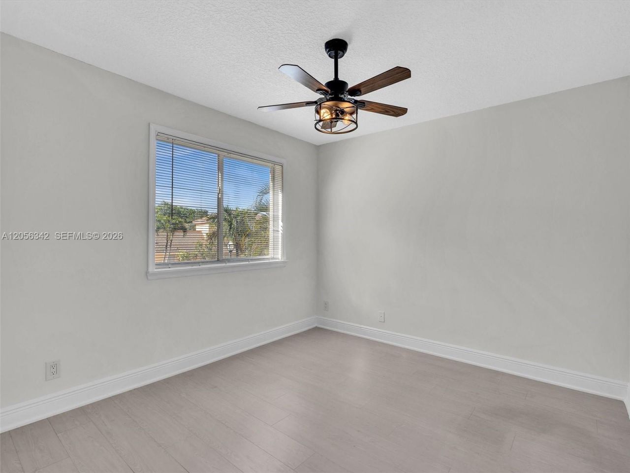 11407 Lakeview Dr, Coral Springs, FL 33071 Photo