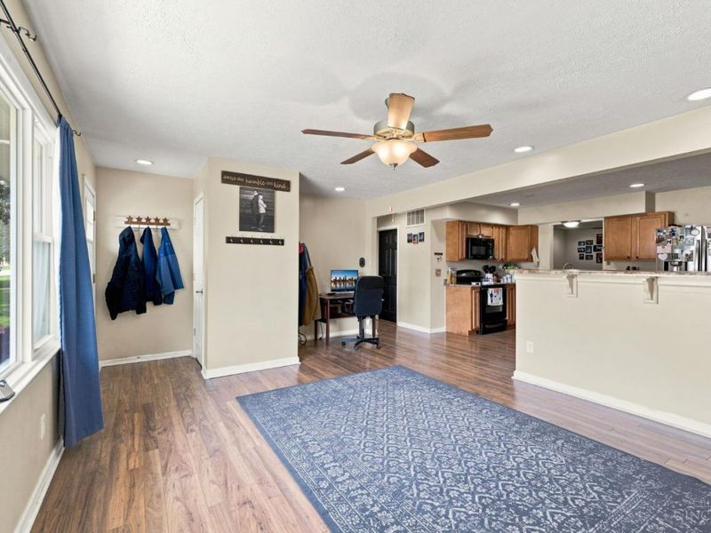 422 Kenwood Lane, Trenton, OH 45067 Photo 9