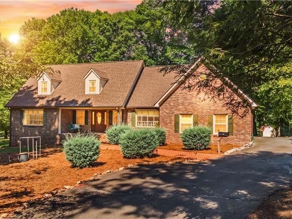 110 Lake Drive , Boonville, NC 27011