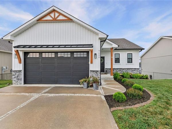 9600 N Lenox Place, Kansas City, MO 64154