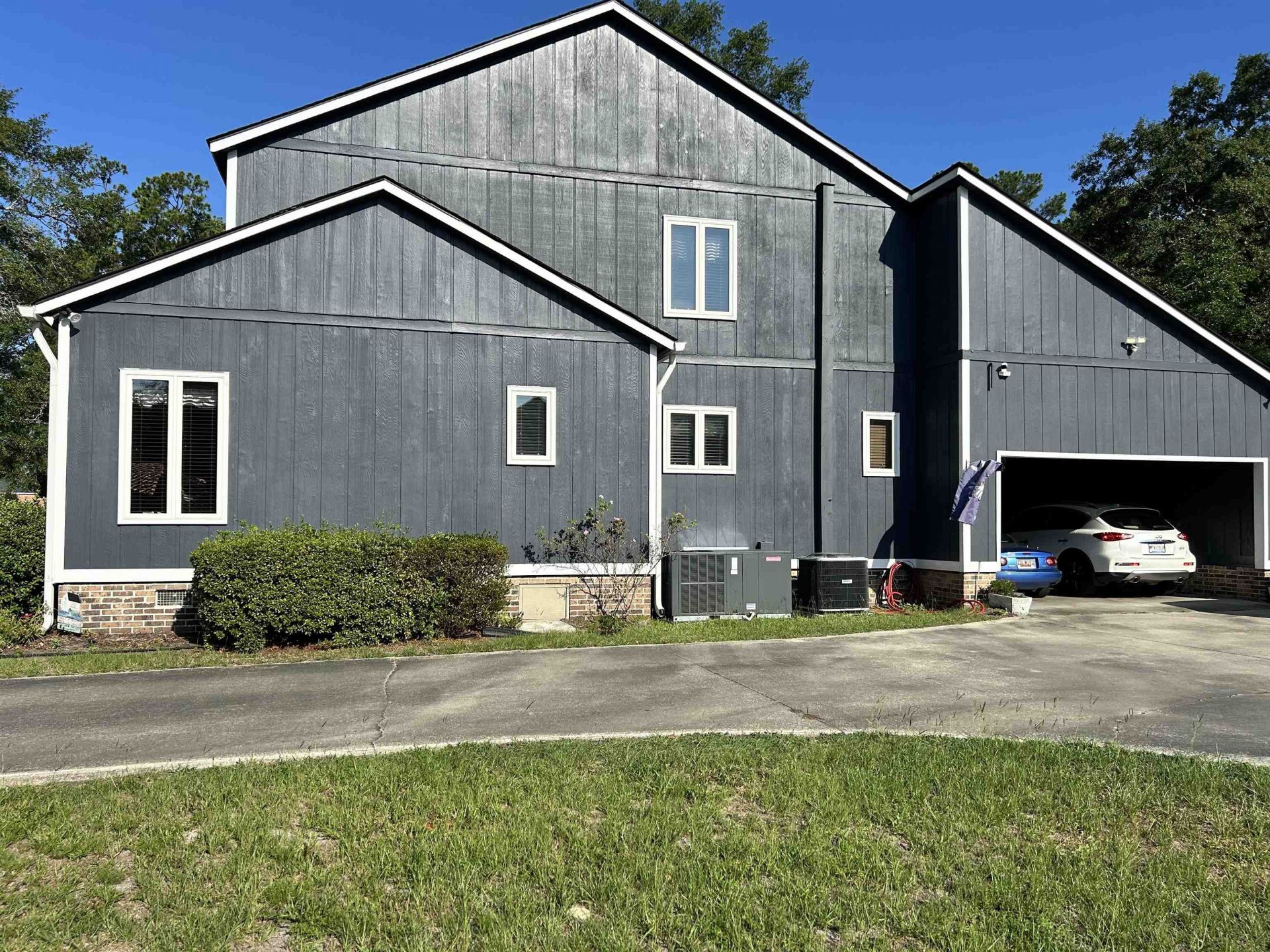 1105 Oak St.  Photo 4