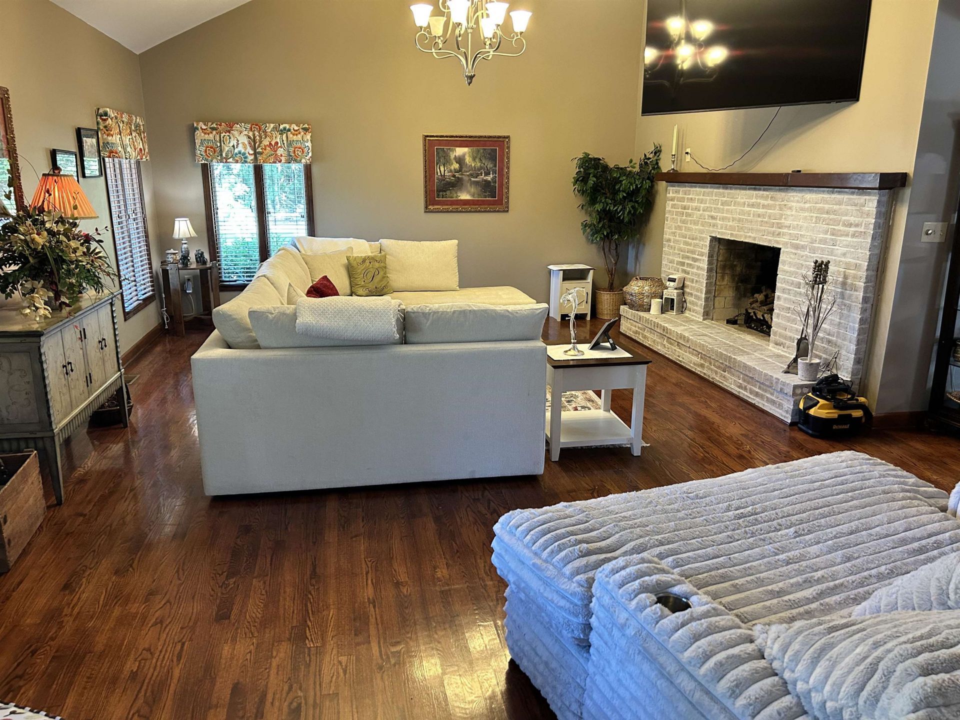 1105 Oak St.  Photo 7