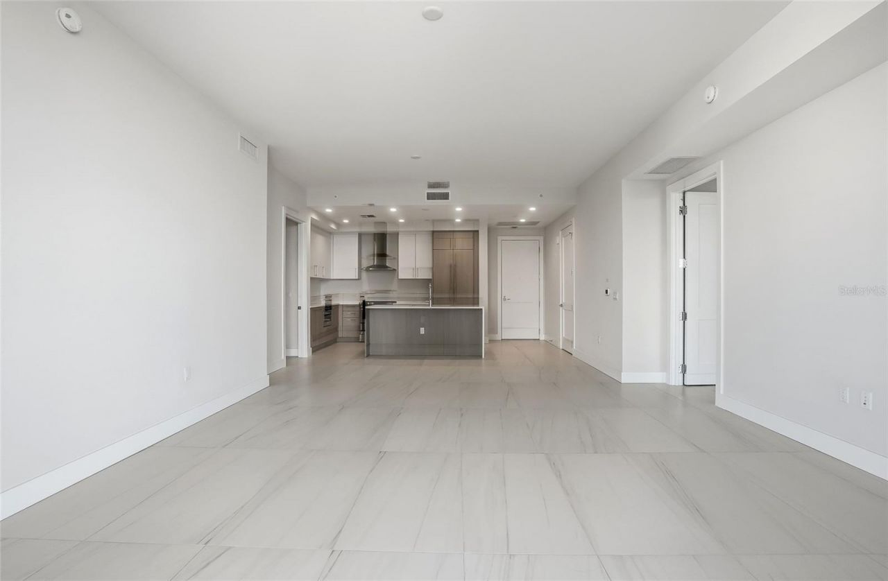 275 1st Ave S, Unit 1008, Saint Petersburg, FL 33701 Photo