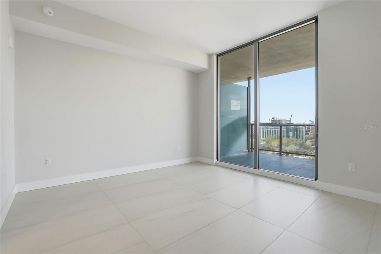 275 1st Ave S, Unit 1008, Saint Petersburg, FL 33701 Photo
