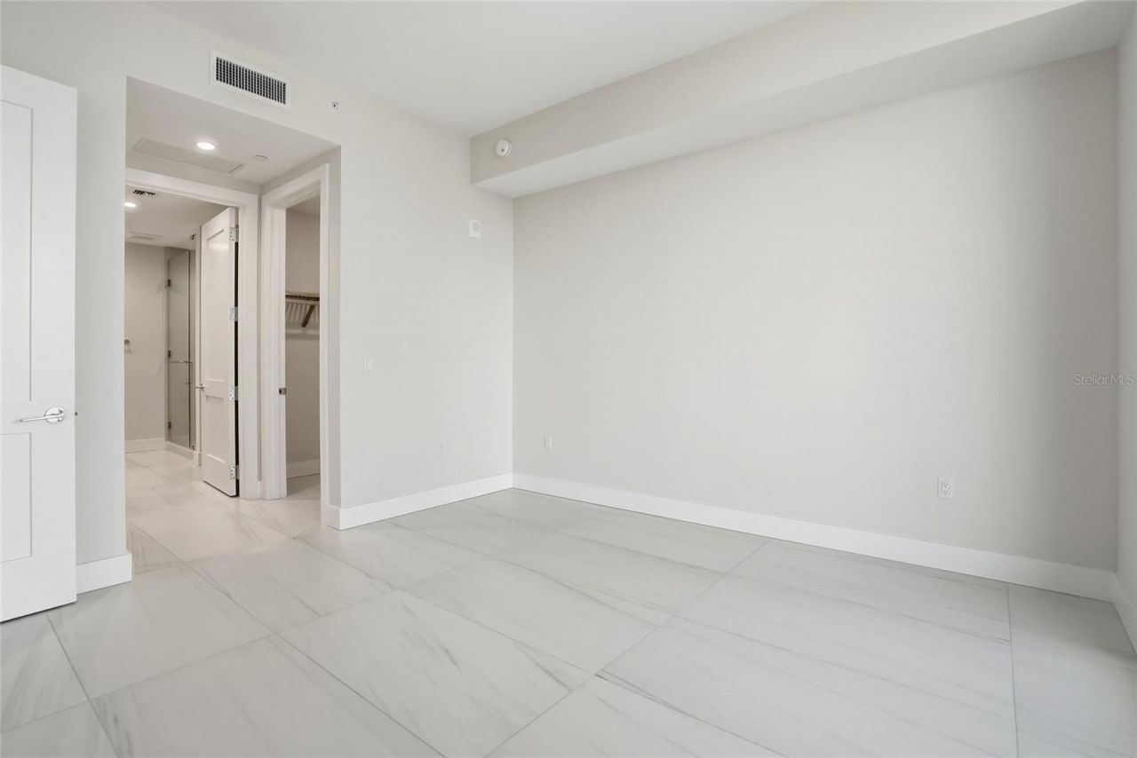 275 1st Ave S, Unit 1008, Saint Petersburg, FL 33701 Photo