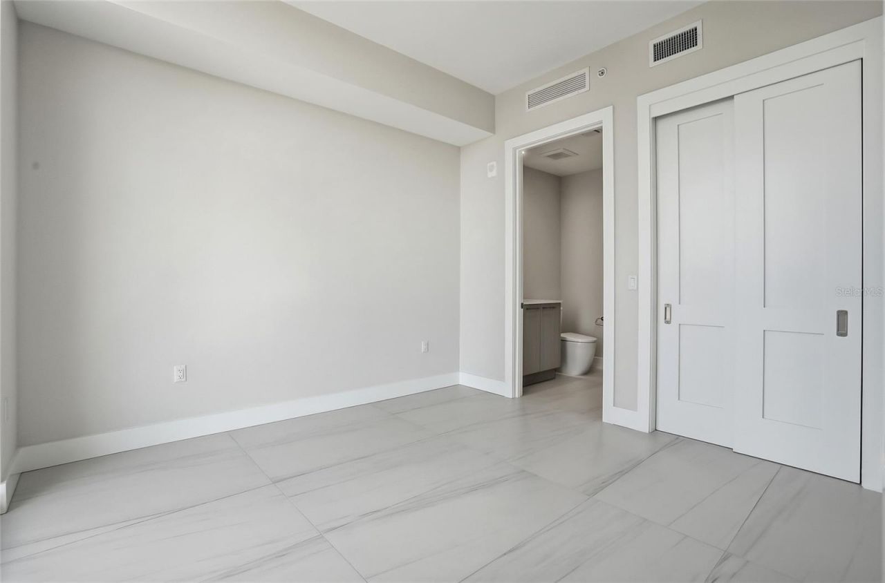 275 1st Ave S, Unit 1008, Saint Petersburg, FL 33701 Photo