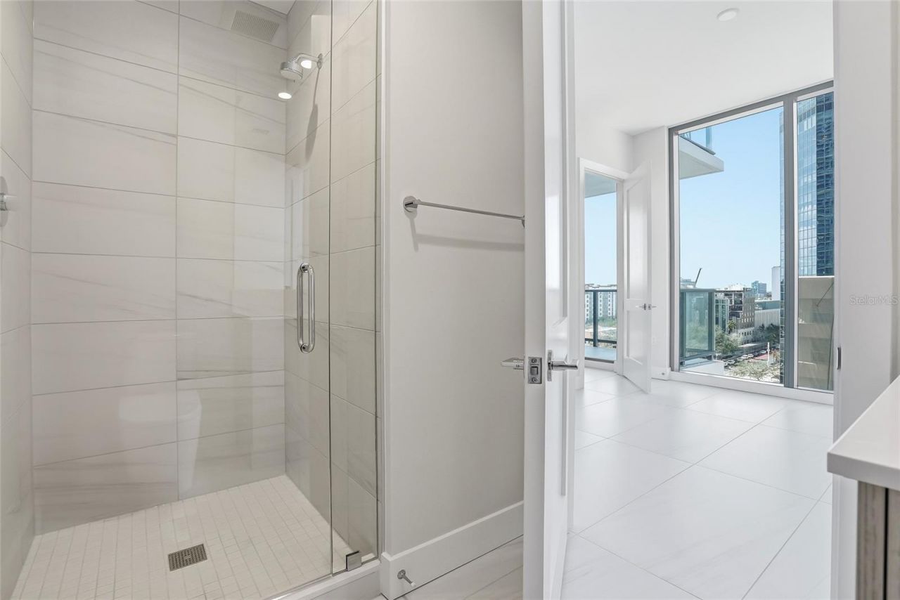 275 1st Ave S, Unit 1008, Saint Petersburg, FL 33701 Photo