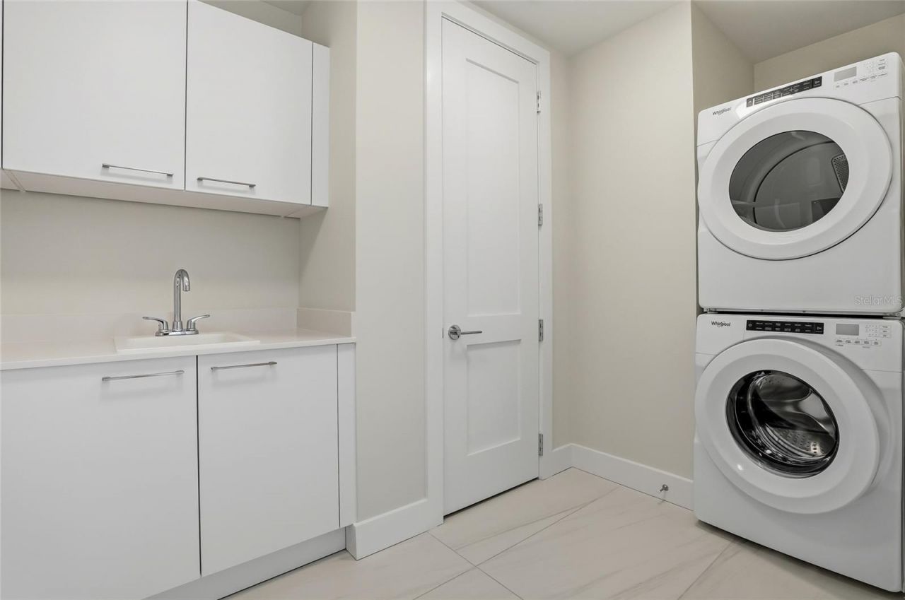 275 1st Ave S, Unit 1008, Saint Petersburg, FL 33701 Photo