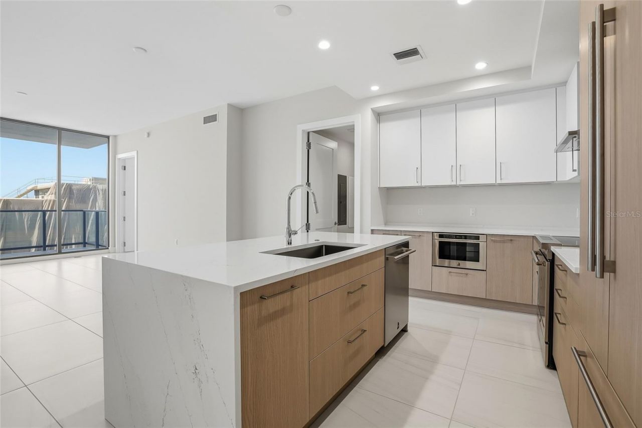 275 1st Ave S, Unit 1008, Saint Petersburg, FL 33701 Photo