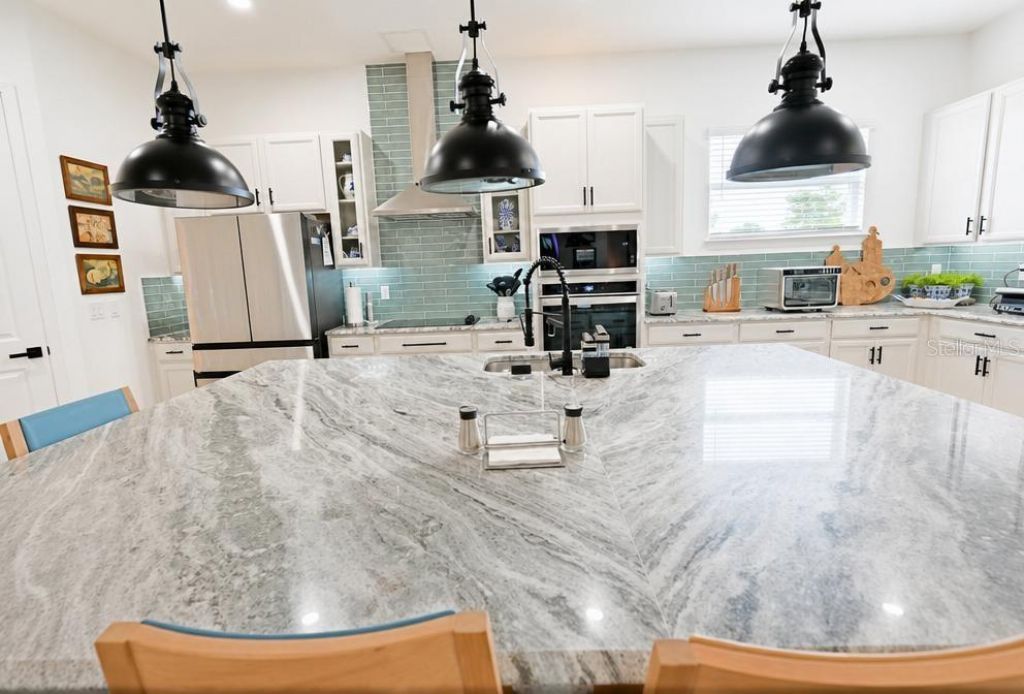 17649 Live Oak Drive , Tavares, FL 32778 Photo
