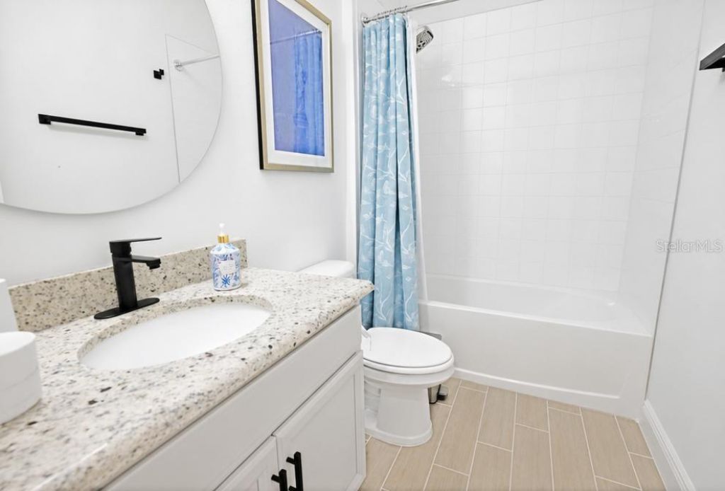 17649 Live Oak Drive , Tavares, FL 32778 Photo
