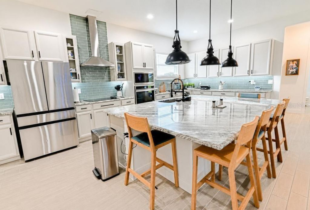 17649 Live Oak Drive , Tavares, FL 32778 Photo