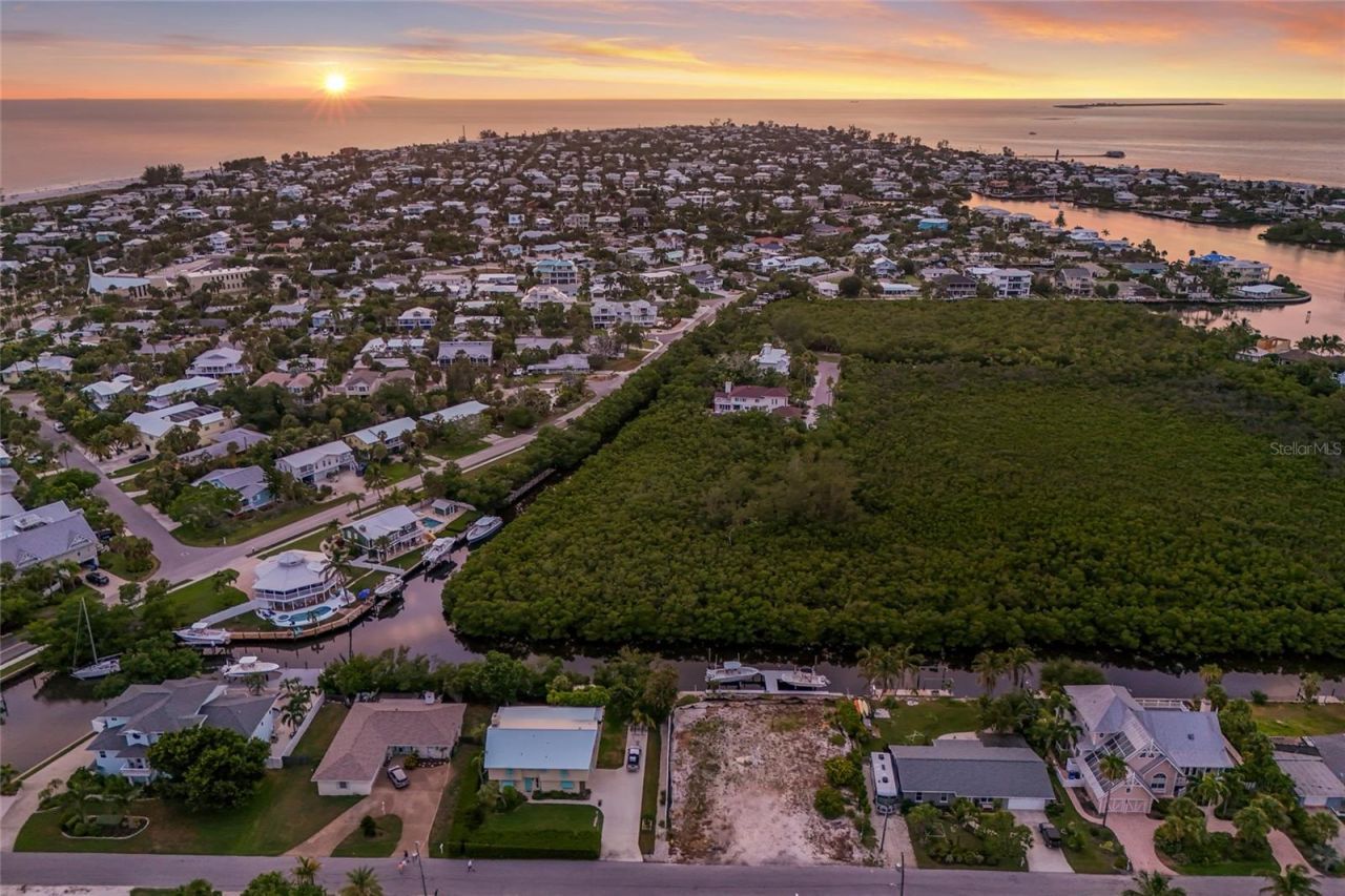 508 77th Street, Bradenton Beach, FL 34217 Photo