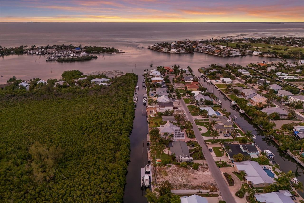 508 77th Street, Bradenton Beach, FL 34217 Photo
