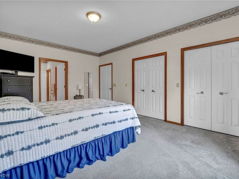 205 Village Drive , Seven Hills, OH 44131 Photo 16