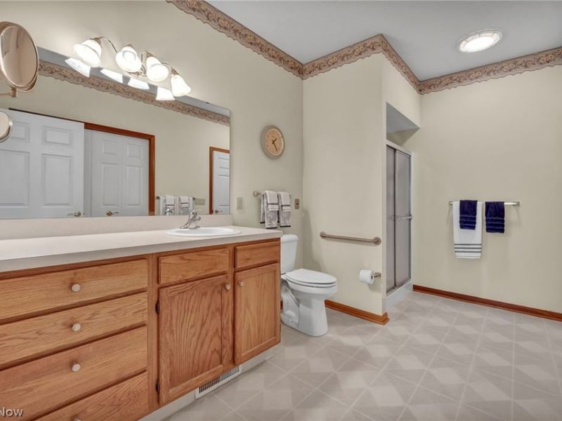 205 Village Drive , Seven Hills, OH 44131 Photo 17