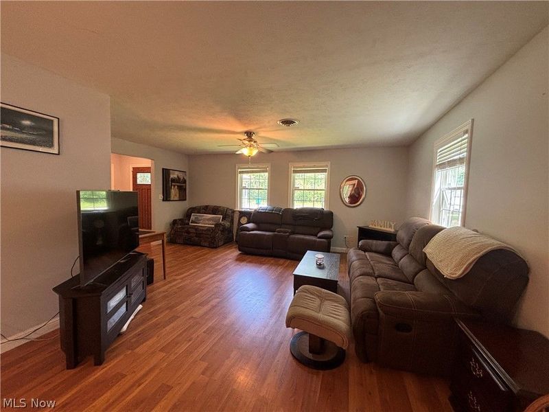 189 Ashtabula Point, Roaming Shores, OH 44084 Photo 12