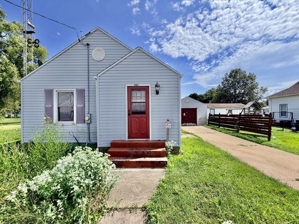 303 E 1st Street , Cedar Point, IL 61316