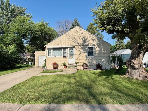 1215 Douglas Avenue, Worthington, MN 56187