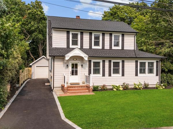29 Colton Avenue , Sayville, NY 11782