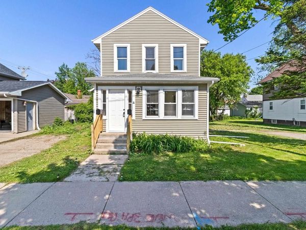 714 N BATEMAN STREET, Appleton, WI 54911