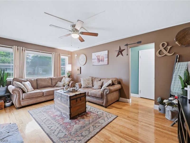 699 Saul Drive, Hubbard, OH 44425 Photo 13