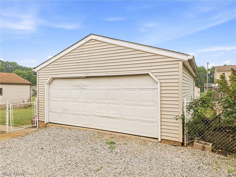699 Saul Drive, Hubbard, OH 44425 Photo 3