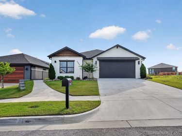 2042 E 130th Street , Jenks, OK 74037