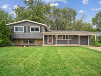 118 Dartmoor Drive, Crystal Lake, IL 60014 primary photo