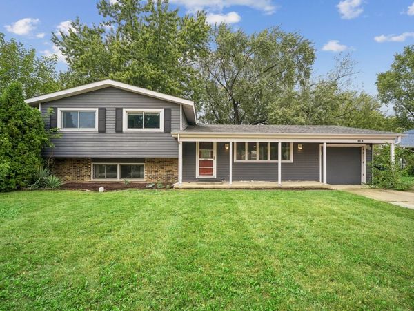 118 Dartmoor Drive, Crystal Lake, IL 60014