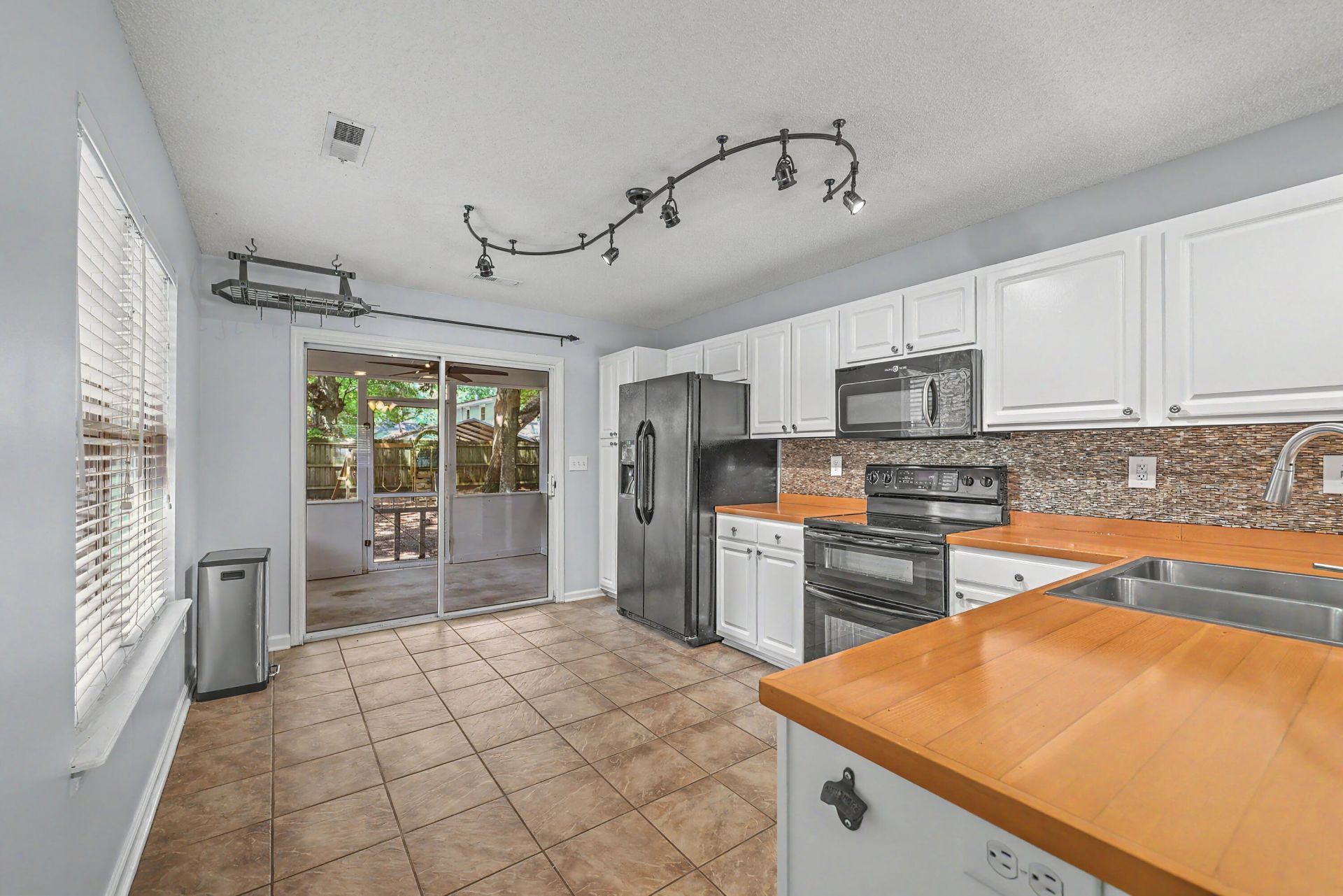 1612 Poinsettia Road Photo 13