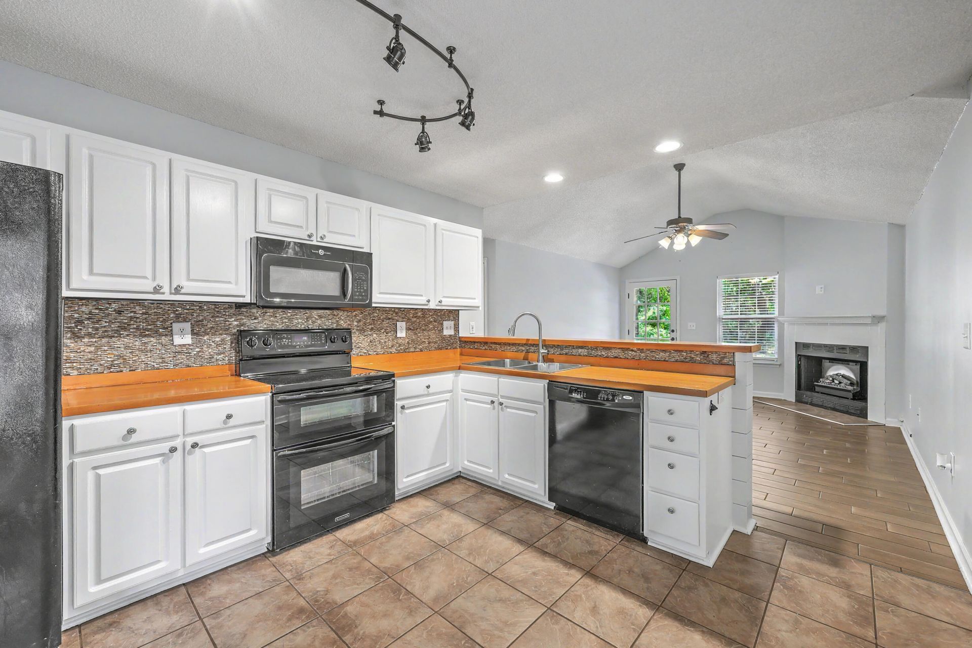 1612 Poinsettia Road Photo 14