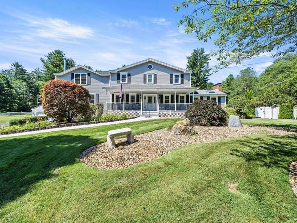 8 Forest Street, Londonderry, NH 03053