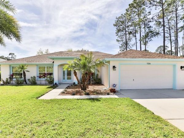 10 Lloshire Path, Palm Coast, FL 32164
