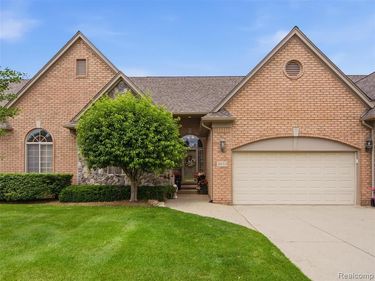 2633 Ridgecrest Drive , Shelby Twp, MI 48316