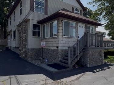1711 Cass Lake Road, Keego Harbor, MI 48320