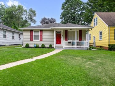 2233 Parkview Place, South Bend, IN 46616