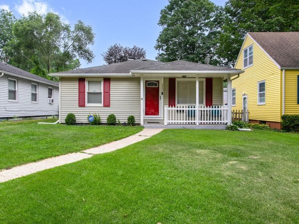 2233 Parkview Place, South Bend, IN 46616