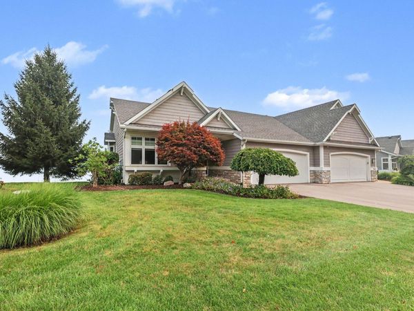 3861 Crystal Waters Lane NE, Unit 27, Grand Rapids, MI 49525