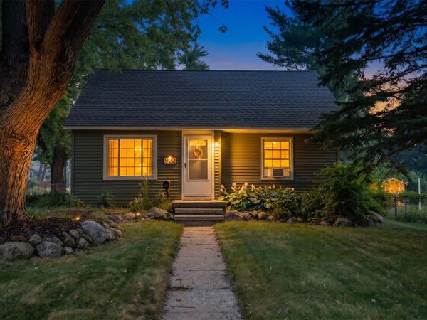 922 W Montcalm Street, Greenville, MI 48838