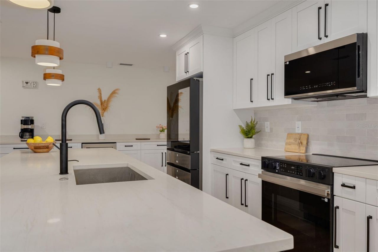 2065 Envoy Court, Clearwater, FL 33764 Photo