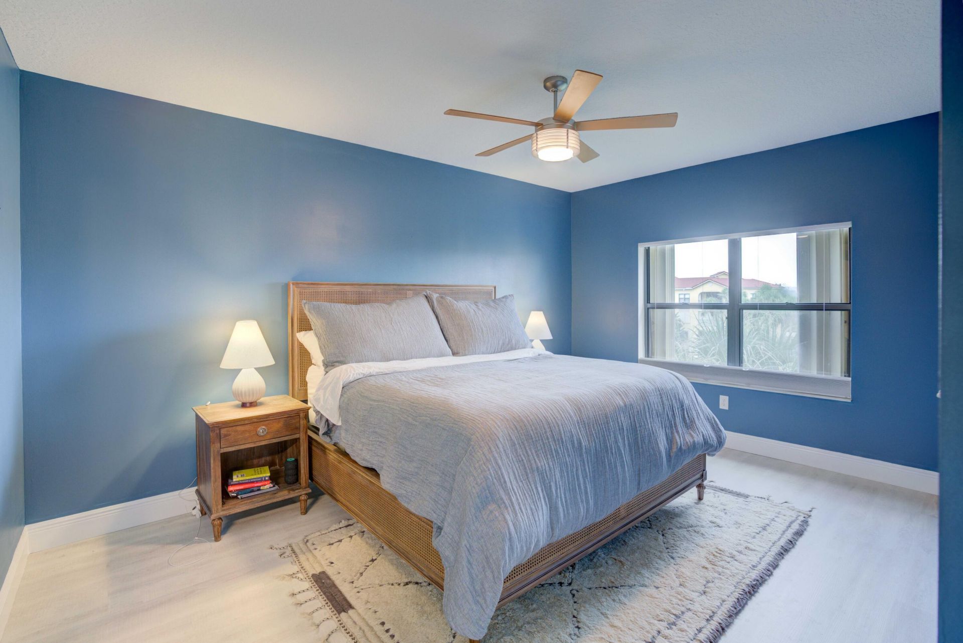 100 Uno Lago Drive, Unit 402, Juno Beach, FL 33408 Photo